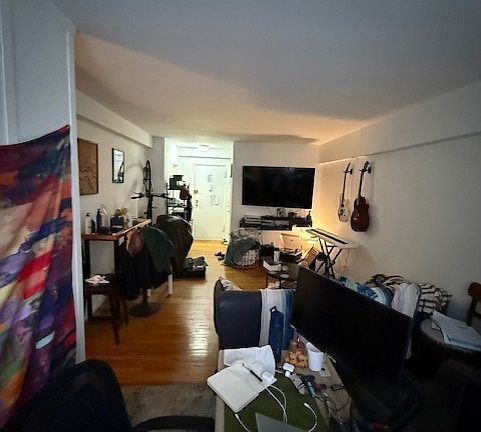 4th image of 327 W 30th St APT 6F