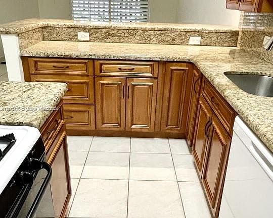3rd image of 6900 N Kendall Dr APT A103