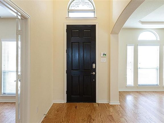 3rd image of 6024 Oakmere Ln