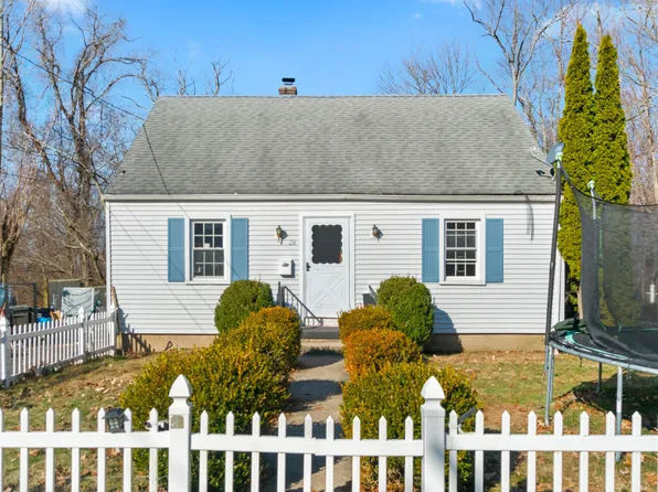 26 Myrna Avenue, Waterbury, CT 06704