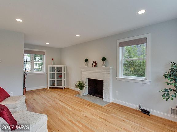 4th image of 3005 18th St S