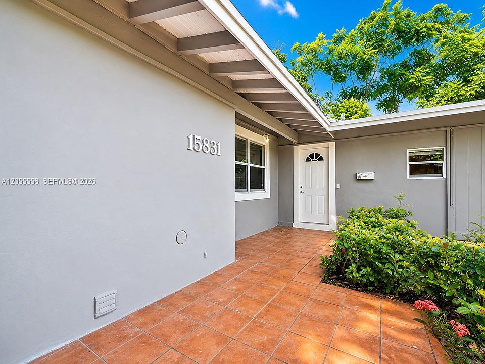 1st image of 15831 Palmetto Club Dr
