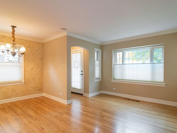 3rd image of 436 E Austin Ave
