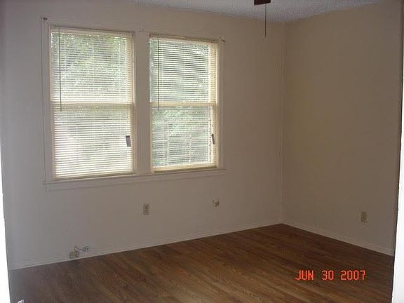 5th image of 2336 Herschel St APT 4