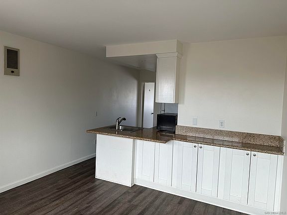 3rd image of 3844 Swift Ave