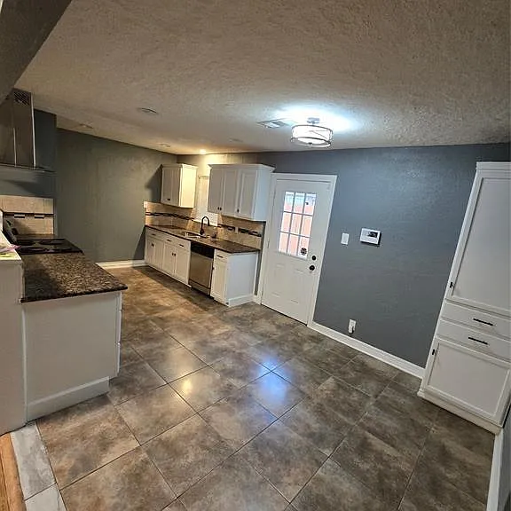 3309 Sunbeam St — Photo 7
