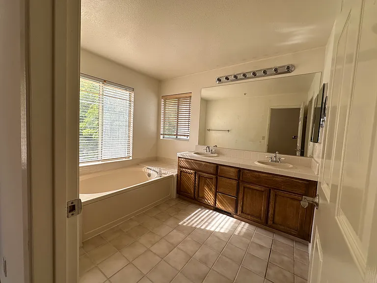 21020 Country Park Rd — Photo 8