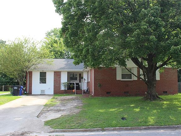 3rd image of 4809 Mallard Cres