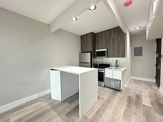 Rented by Dream Space Realty | media 8