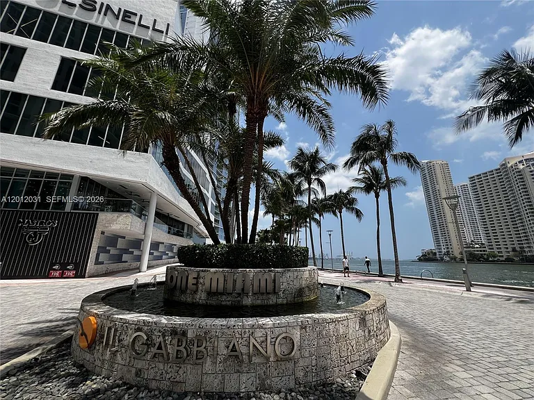 335 Biscayne Blvd #2900 — Photo 5