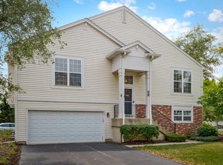 201 Terra Firma Ln UNIT 201, Fox Lake, IL 60020