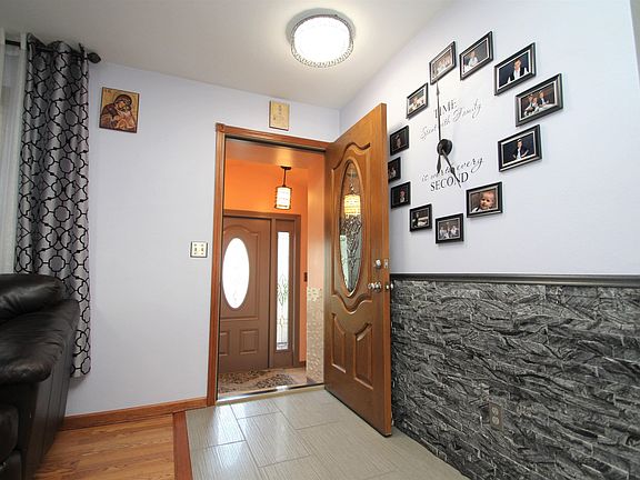 3rd image of 322 Shay Dr