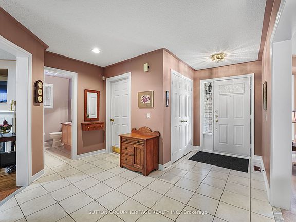 5th image of 51 Annie Cres