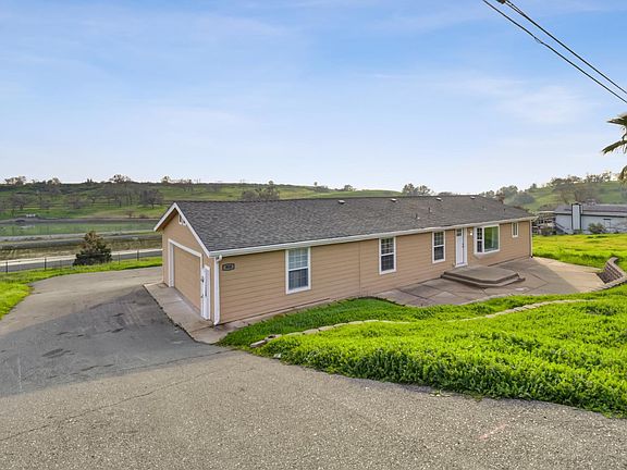 2nd image of 3814 Lakeview Dr