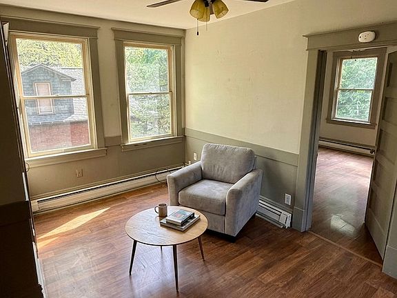 4th image of 39 Kenmore Ave Floor 3