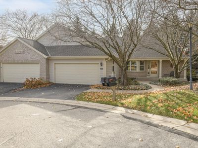 675 Charleston COURT #B, Brookfield, WI, 53045