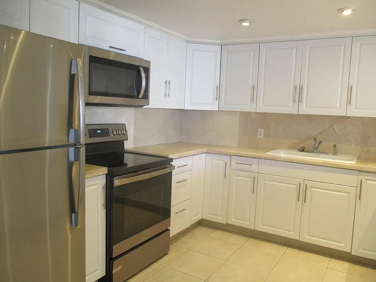 2801 NE 183rd St #1112W — Photo 3