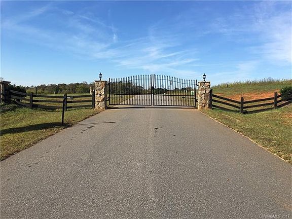 3rd image of 108 Slate Dr