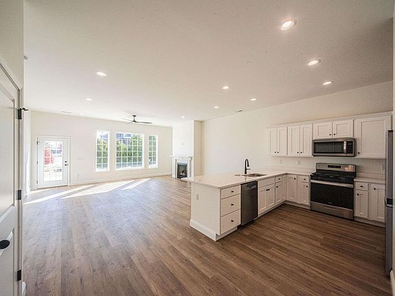 4th image of 3214 Mallard Cir