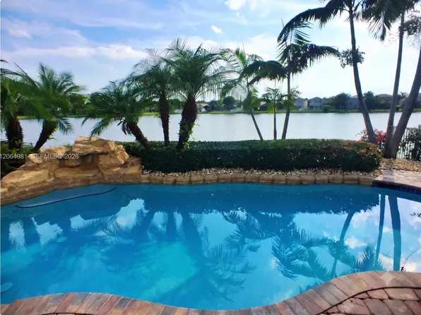 1358 NW 157th Ave, Pembroke Pines, FL 33028