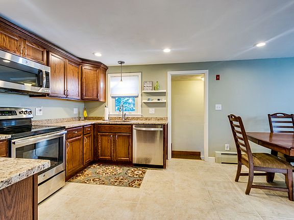 2nd image of 6 Grandview Ave