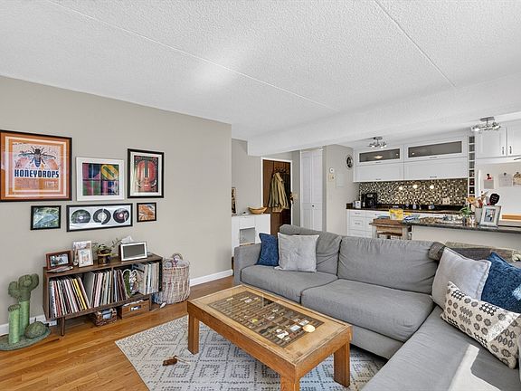 4th image of 55 Sewall Ave #Phb