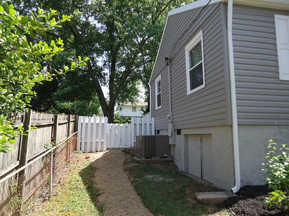 2nd image of 4204 NW Lonas Dr