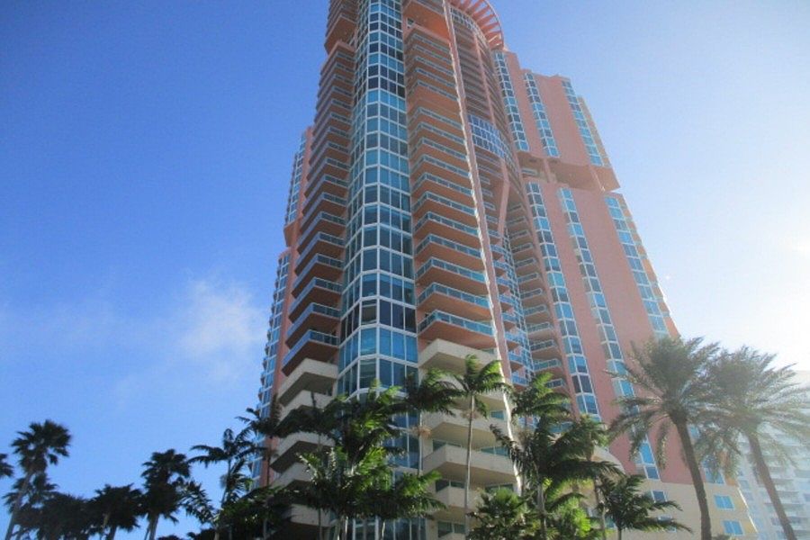 1st image of 300 S Pointe Dr APT 1002