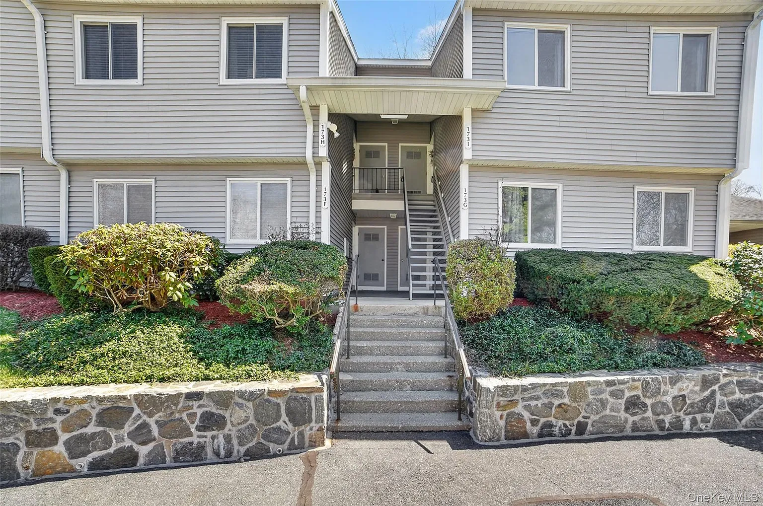 173 Long Hill Drive #I photo 1