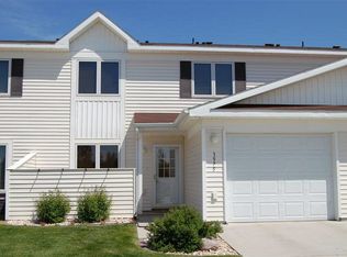 3975 Meadow Brook Ct, Grand Forks, ND 58201