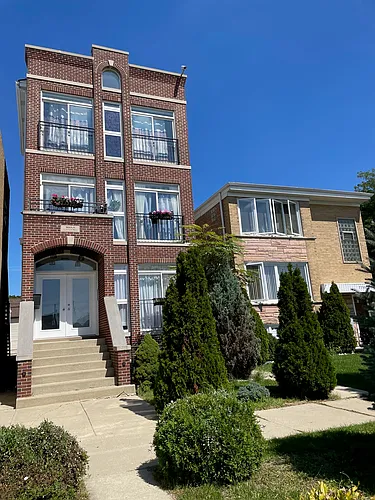 7702 W Addison St #3 Photo 1 7702 W Addison St #3 Photo 1