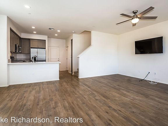 3rd image of 6523 Calle Koral