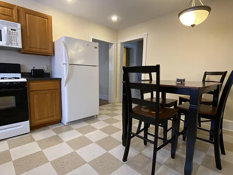 520 W 3rd St #1E — Photo 9