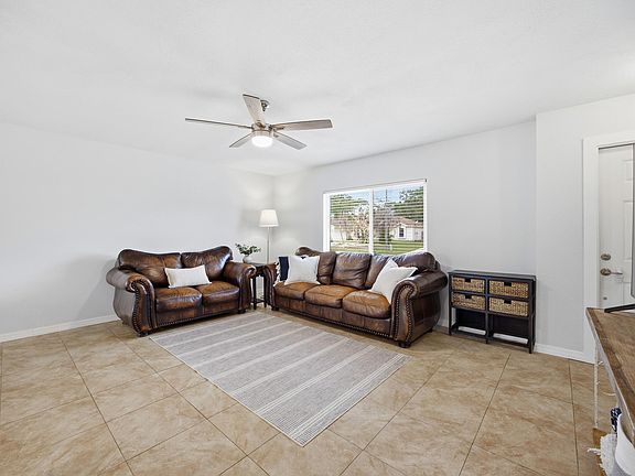 5th image of 424 SE Fallon Drive