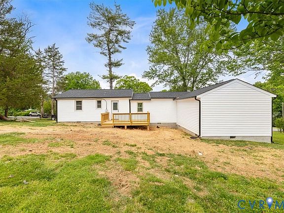4th image of 2244 Lakeview Dr