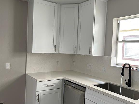 5th image of 15646 Briargate Ct