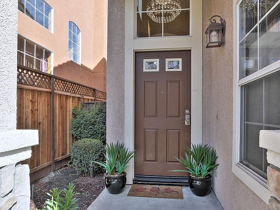 3rd image of 361 Daisy Dr