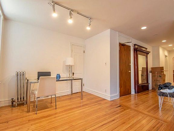 5th image of 5341 N Kenmore Ave APT 2
