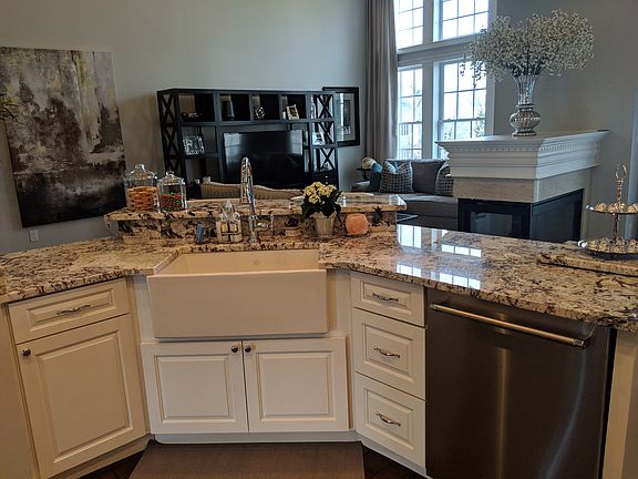 2nd image of 28 Skimmer Ln