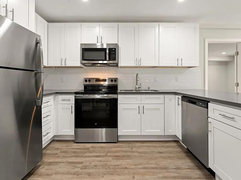 Woodland Trio Apartments — Photo 35