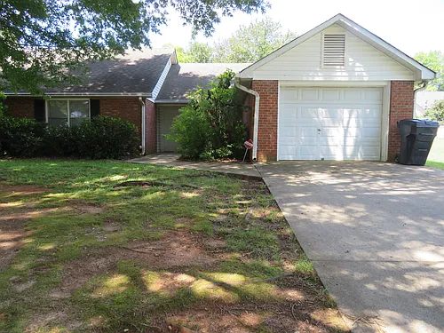 2207 Annandale Dr Photo 1