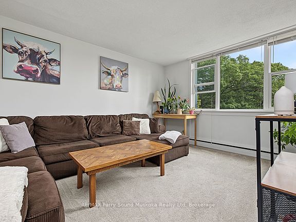 3rd image of 118 Isabella St #16