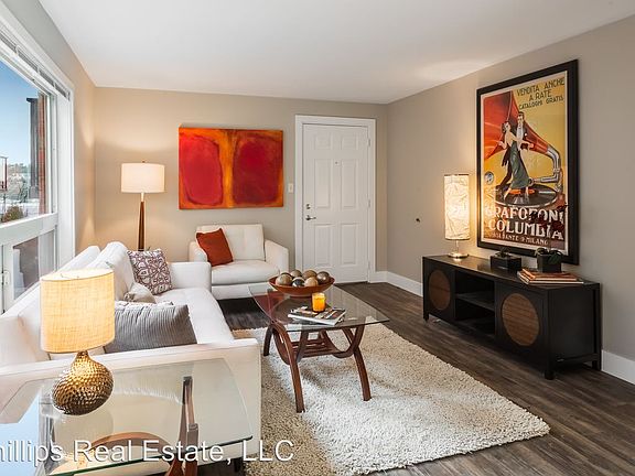 4th image of 2718 Franklin Ave E APT 9