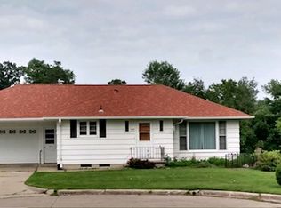 1126 25th St SE, Cedar Rapids, IA 52403