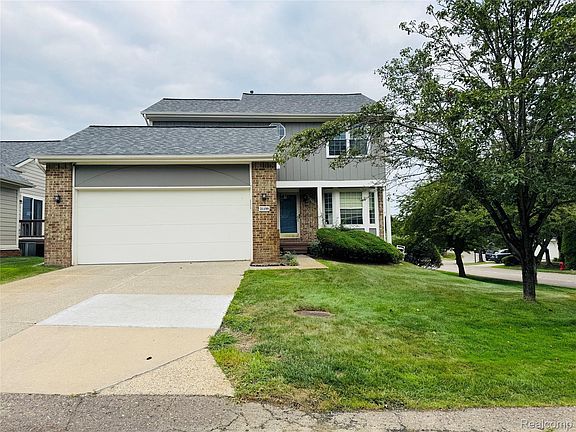 2nd image of 31199 Columbia Dr