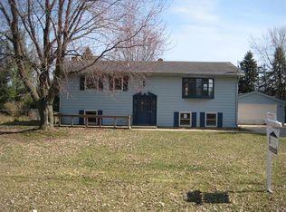 6390 Clover Ln, Jenison, MI 49428