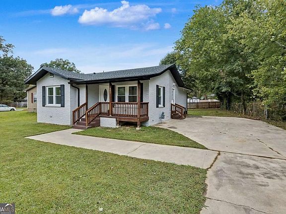 2nd image of 40 Paris Dr SW