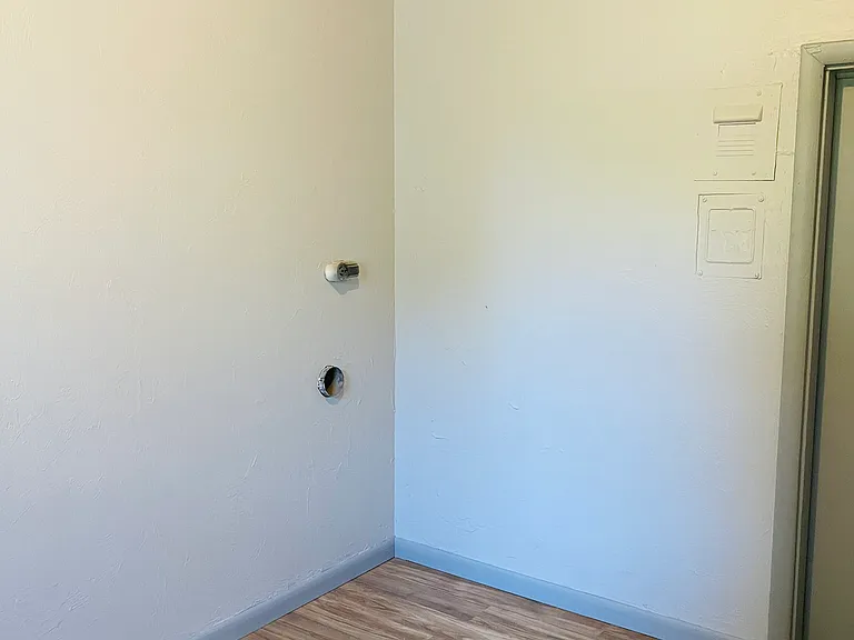 3201 N Phillips Ave — Photo 13
