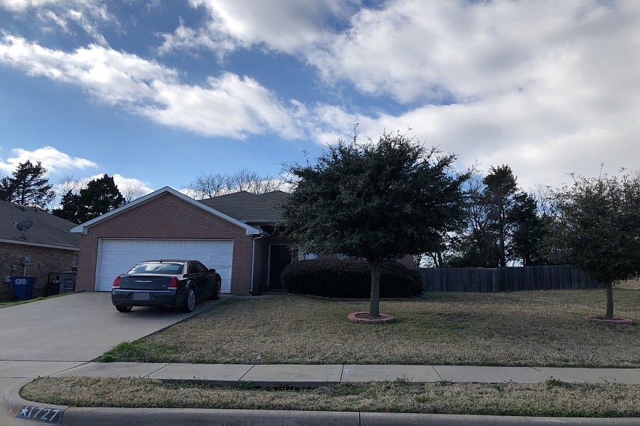 1st image of 1727 Katrina Ln