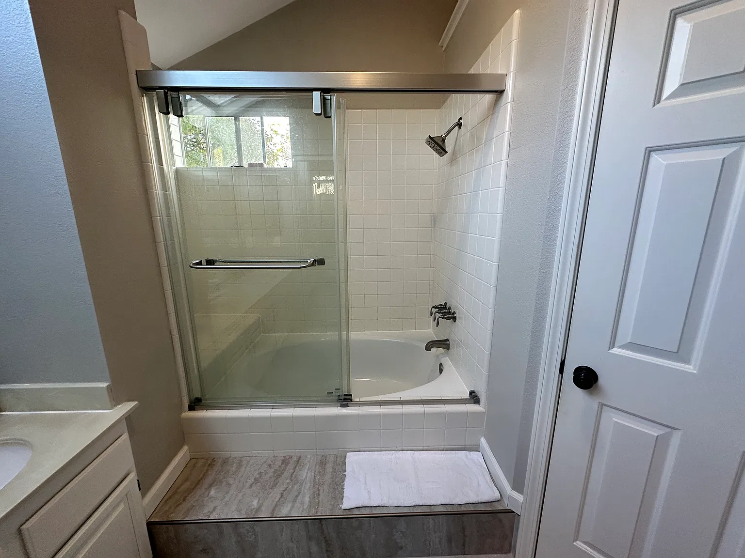 4 bed, 2005 sqft, $1,850 — Photo 3